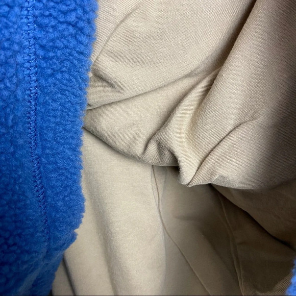 Land’s END Blue Oversized Sherpa 3/4 Zip Pull Over - Picture 5 of 8